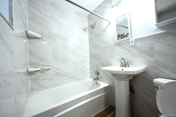 $4,300 | 32 Needle Lane, Levittown, NY 11756