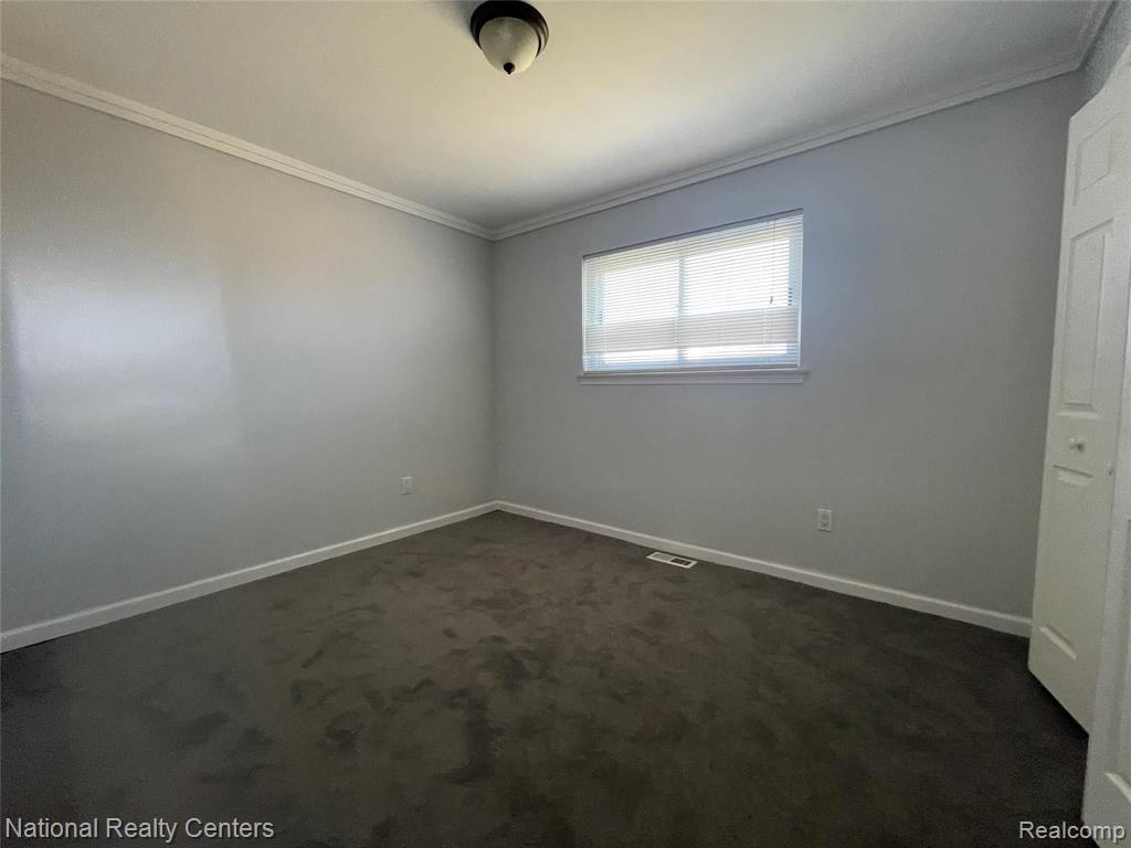 13189 Plumbrook Road Sterling Heights, MI 48312 - Photo 12 of 22