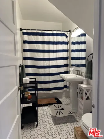 $5,800 | 1322 Waterloo Street, Unit 1, Los Angeles, CA 90026