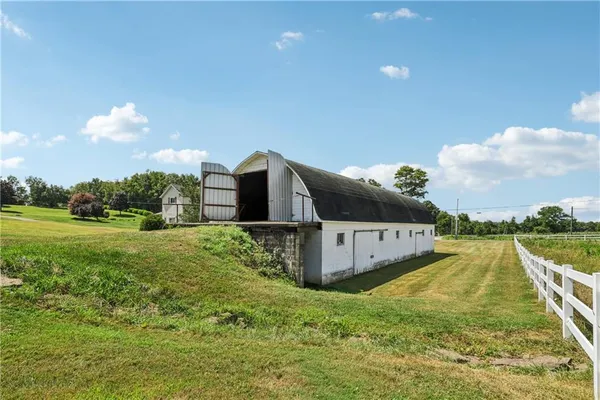 $575,000 | 107 Moglia Lane, Apollo, PA 15613