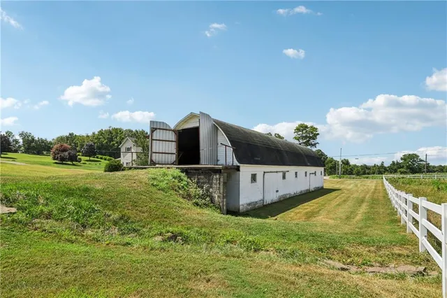 $575,000 | 107 Moglia Lane, Apollo, PA 15613