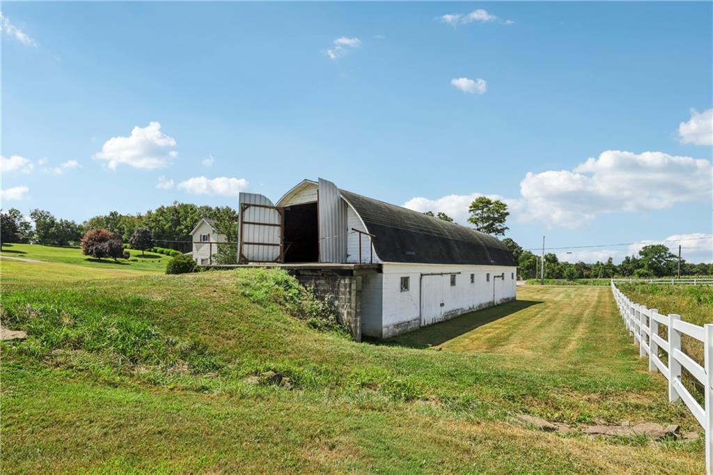 107 Moglia Lane Apollo, PA 15613 - Photo 4 of 20