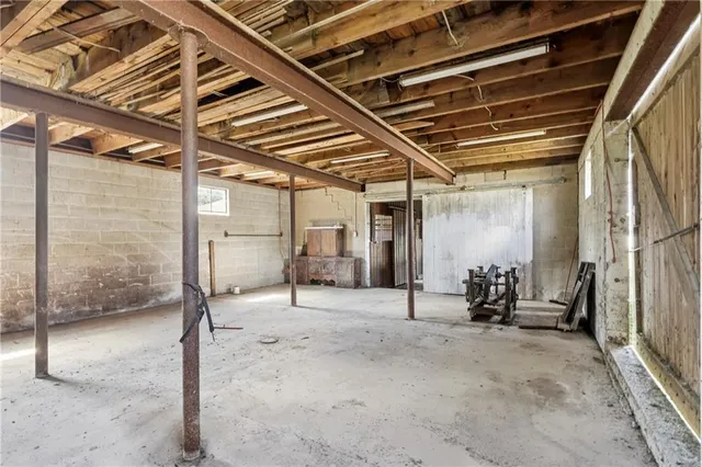 $575,000 | 107 Moglia Lane, Apollo, PA 15613