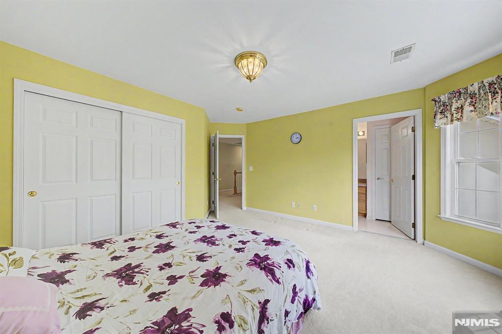 1 Skytop Ridge Oakland, NJ 07436 - Photo 21 of 43