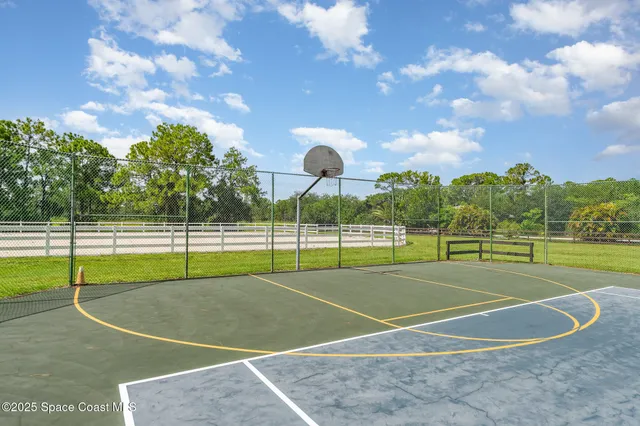 a view of a tennis court