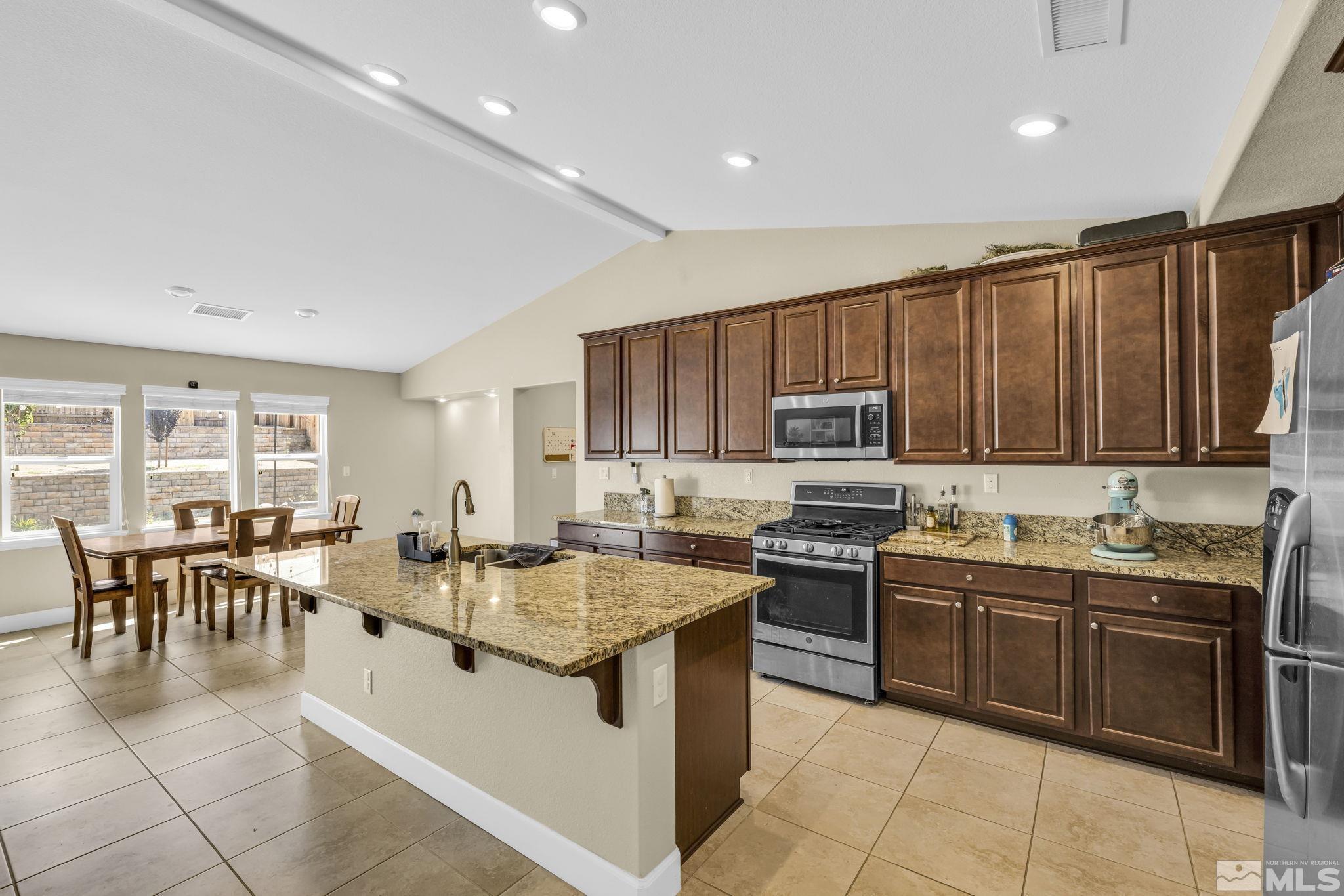6508 Copper Mountain Drive Carson City, NV 89701 - Photo 4 of 40 a kitchen with lots of counter top space