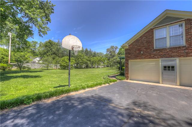 5950 Post Road Nashville, TN 37205 - Photo 12 of 15 Two car garage!