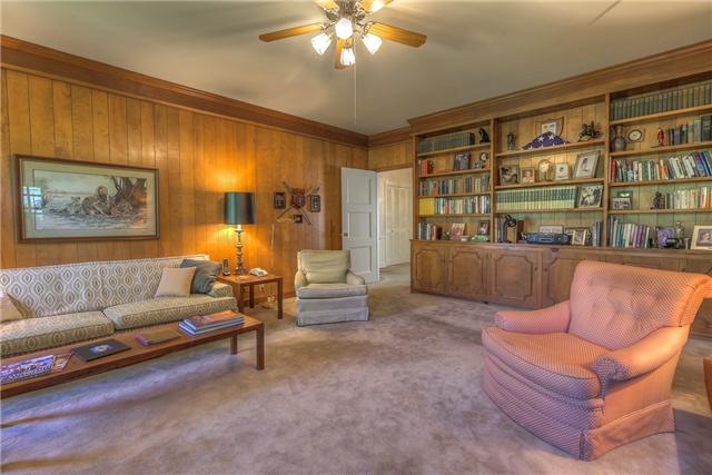 5950 Post Road Nashville, TN 37205 - Photo 7 of 15 Den complete with built-ins!