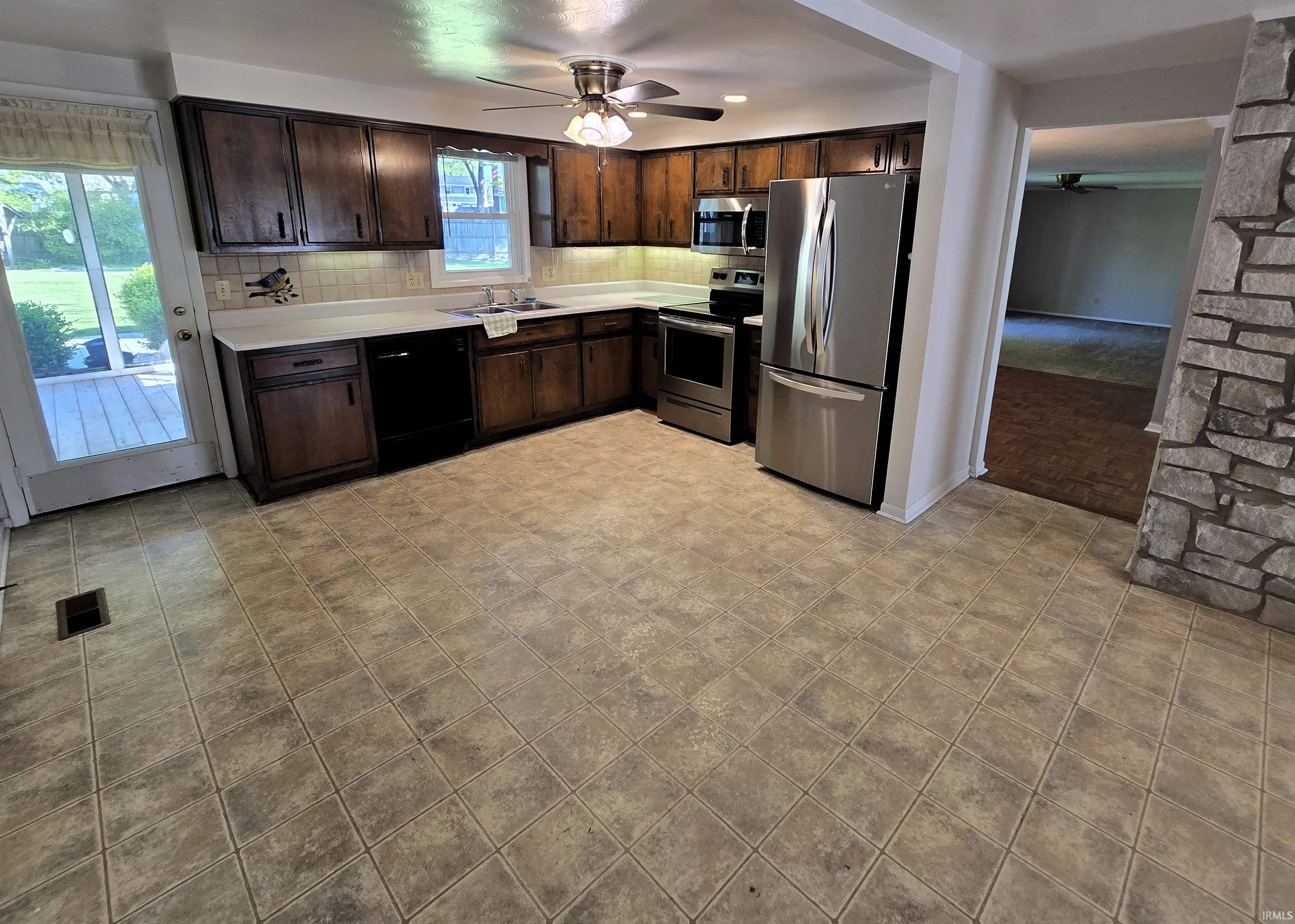 7121 Kebir Court Fort Wayne, IN 46815 - Photo 11 of 19