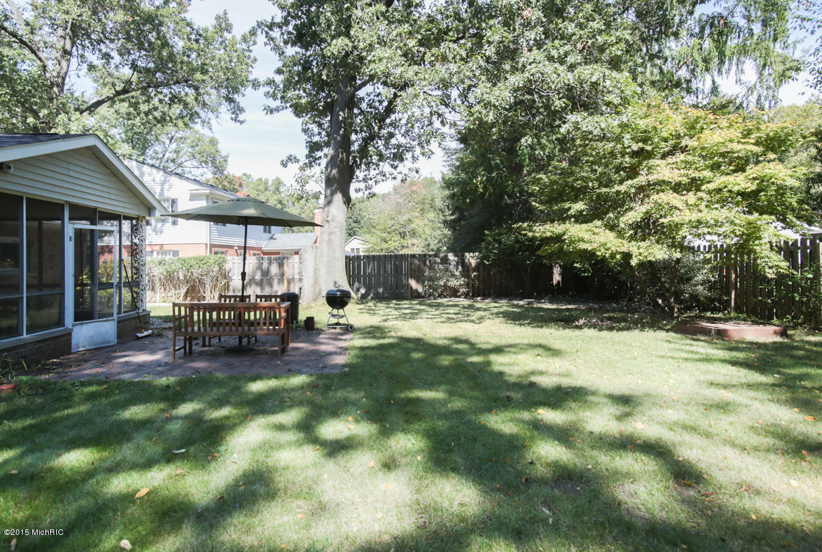 2615 Ridgeview Drive Kalamazoo, MI 49008 - Photo 21 of 23 2615 ridgeview-125