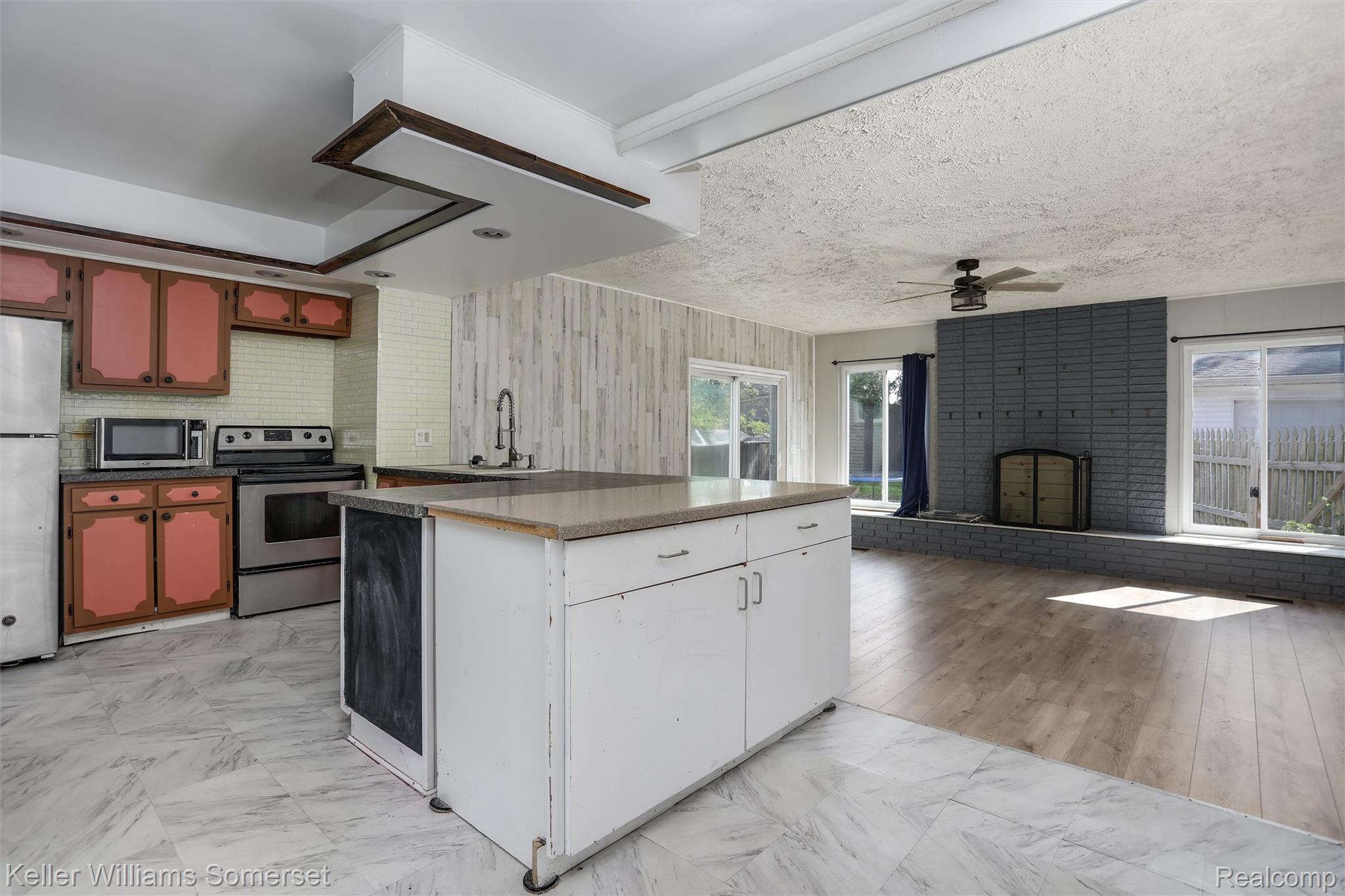 31070 Hayes Road Fraser, MI 48026 - Photo 9 of 36 09-31070 Hayes Rd Fraser 0004.jpg
