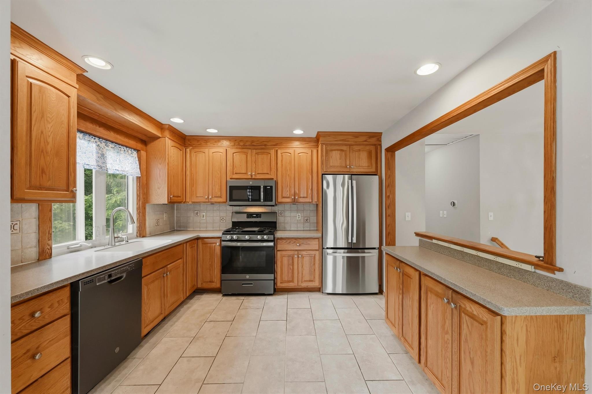 39 Raker Road Poughkeepsie, NY 12603 - Photo 13 of 31