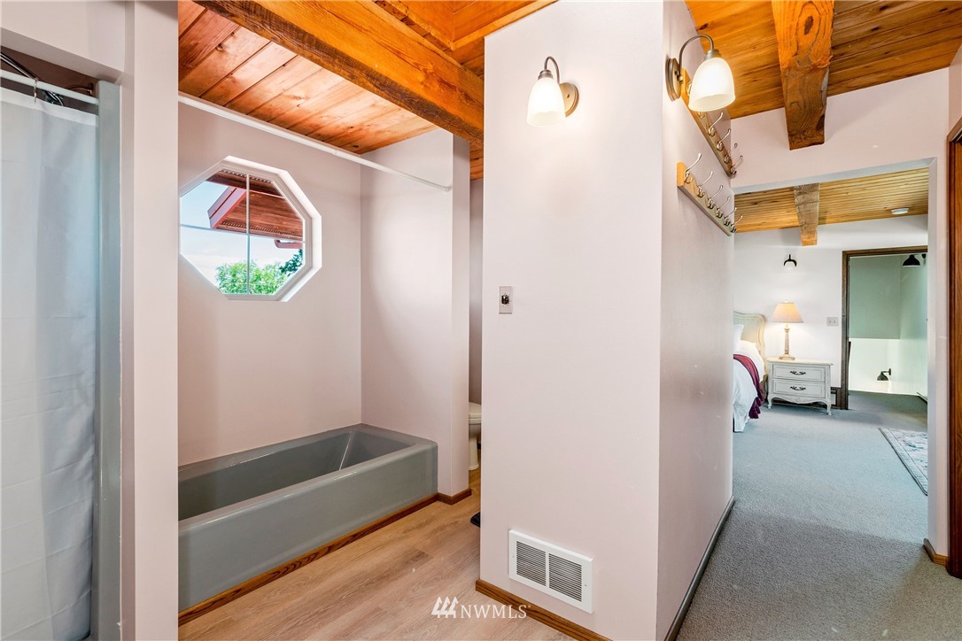 9461 Samish Island Road Bow, WA 98232 - Photo 12 of 39 Gallery Image 12
