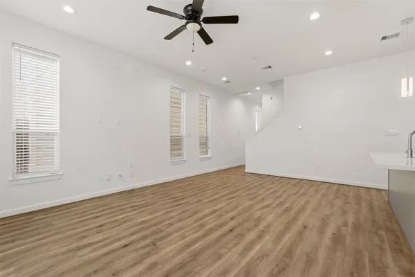 $2,795 | 1113 Highland Square Lane, Houston, TX 77091