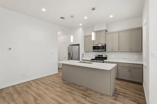 $2,795 | 1113 Highland Square Lane, Houston, TX 77091