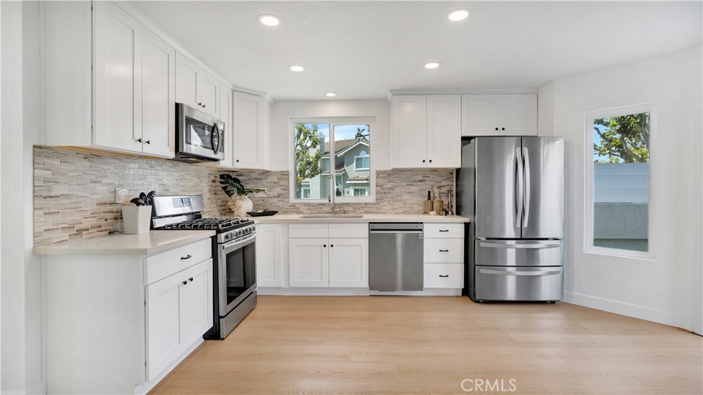 336 Fallingstar Irvine, CA 92614 - Photo 20 of 73 5 burner as Samsung gas range
