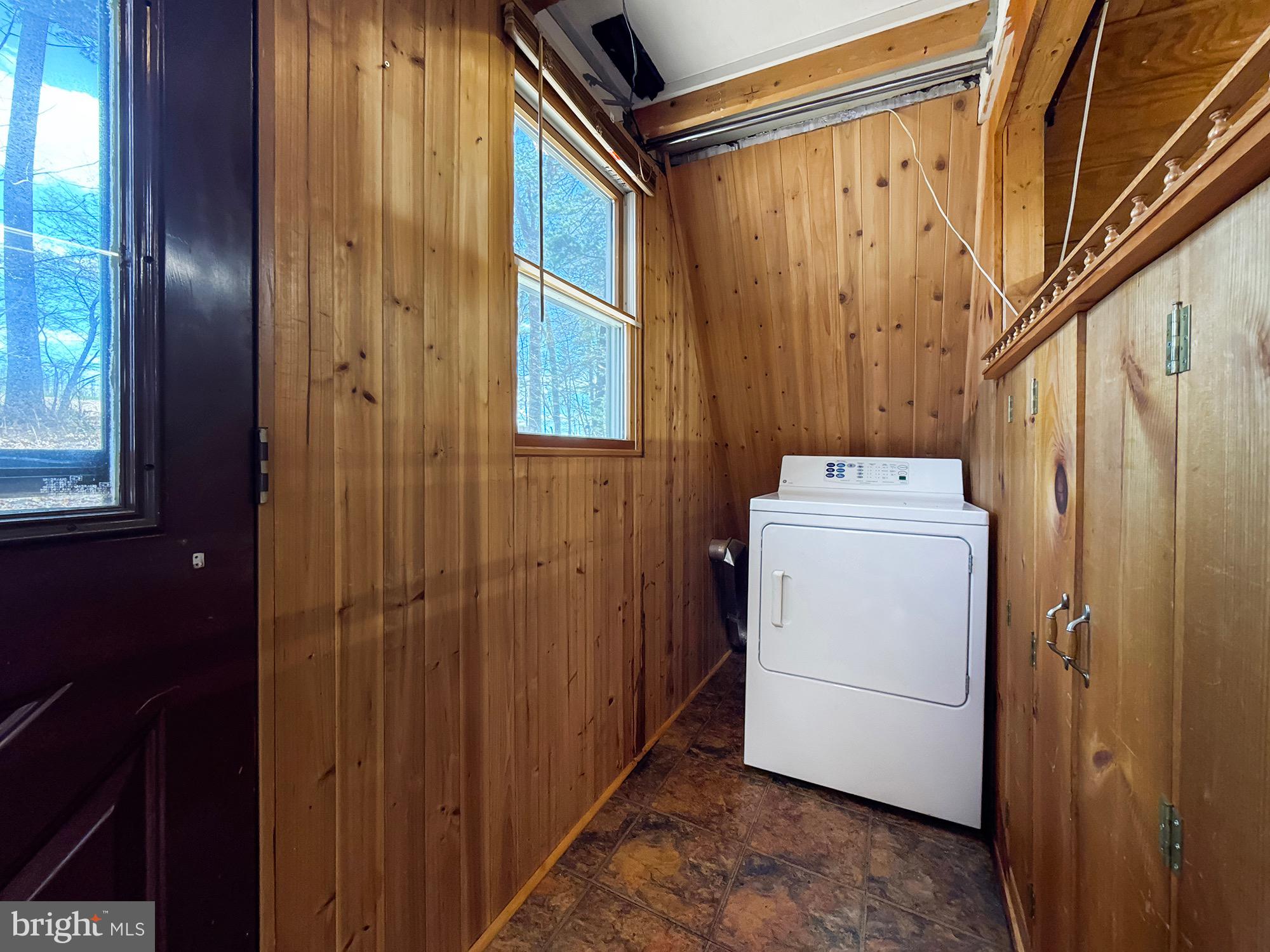 725 Funt Road Aspers, PA 17304 - Photo 8 of 33 a utility room with dryer and washer