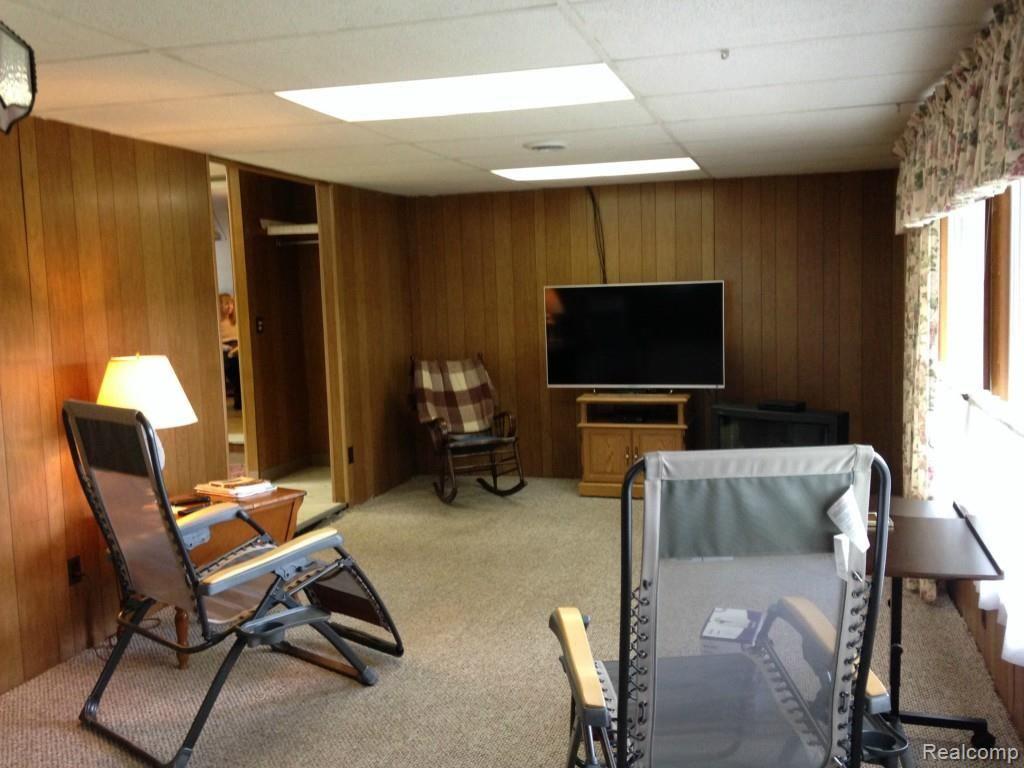 30490 Pennsylvania Road Romulus, MI 48174 - Photo 18 of 45 IMG_2061.jpg