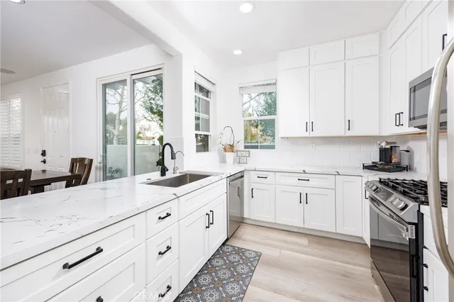 $1,249,995 | 30 Savannah Lane, Ladera Ranch, CA 92694