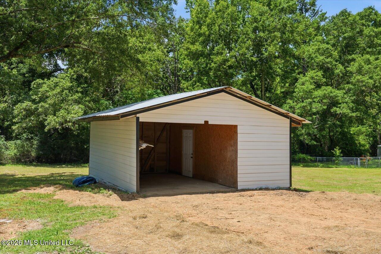 175 Walter Jones Road Magee, MS 39111 - Photo 4 of 27 04-175 Walter Jones Rd _ Hometoursms.com