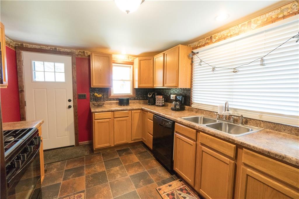 641 Virginia Avenue Rochester, PA 15074 - Photo 4 of 15 Gallery Image 4