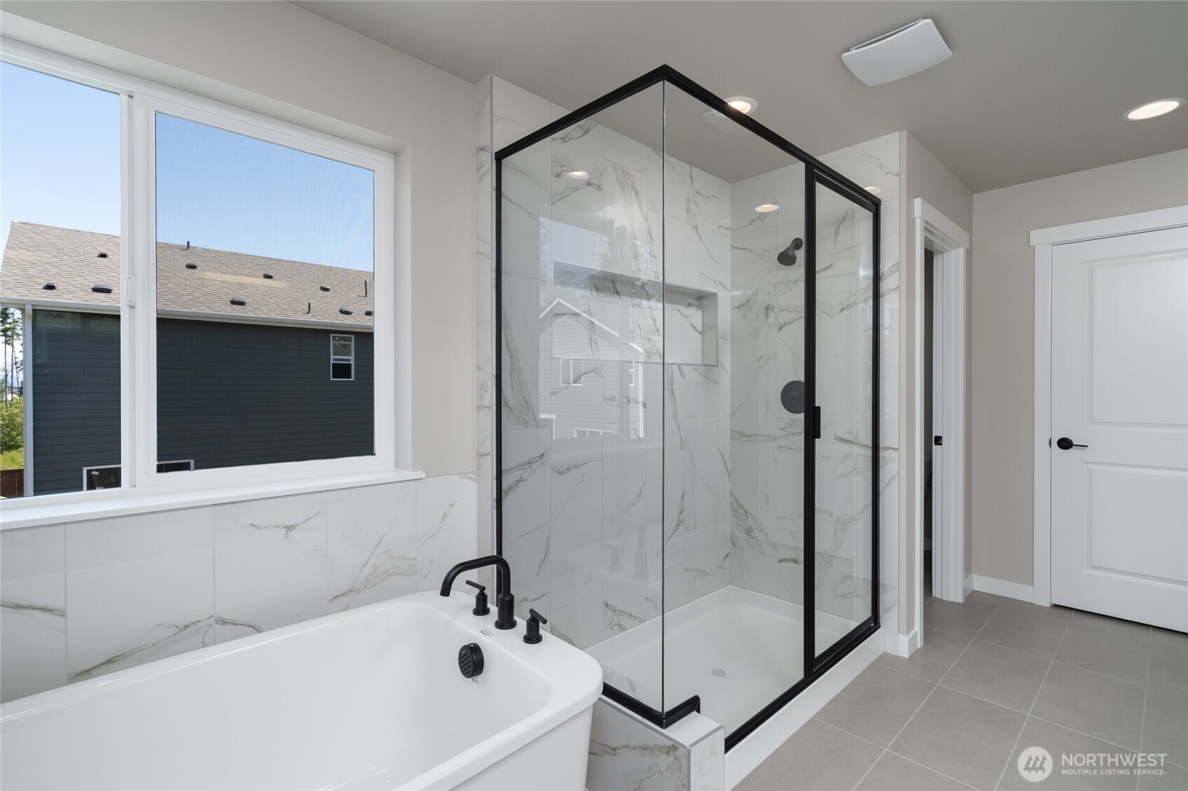 2435 Ridgeway Drive Oak Harbor, WA 98277 - Photo 8 of 12