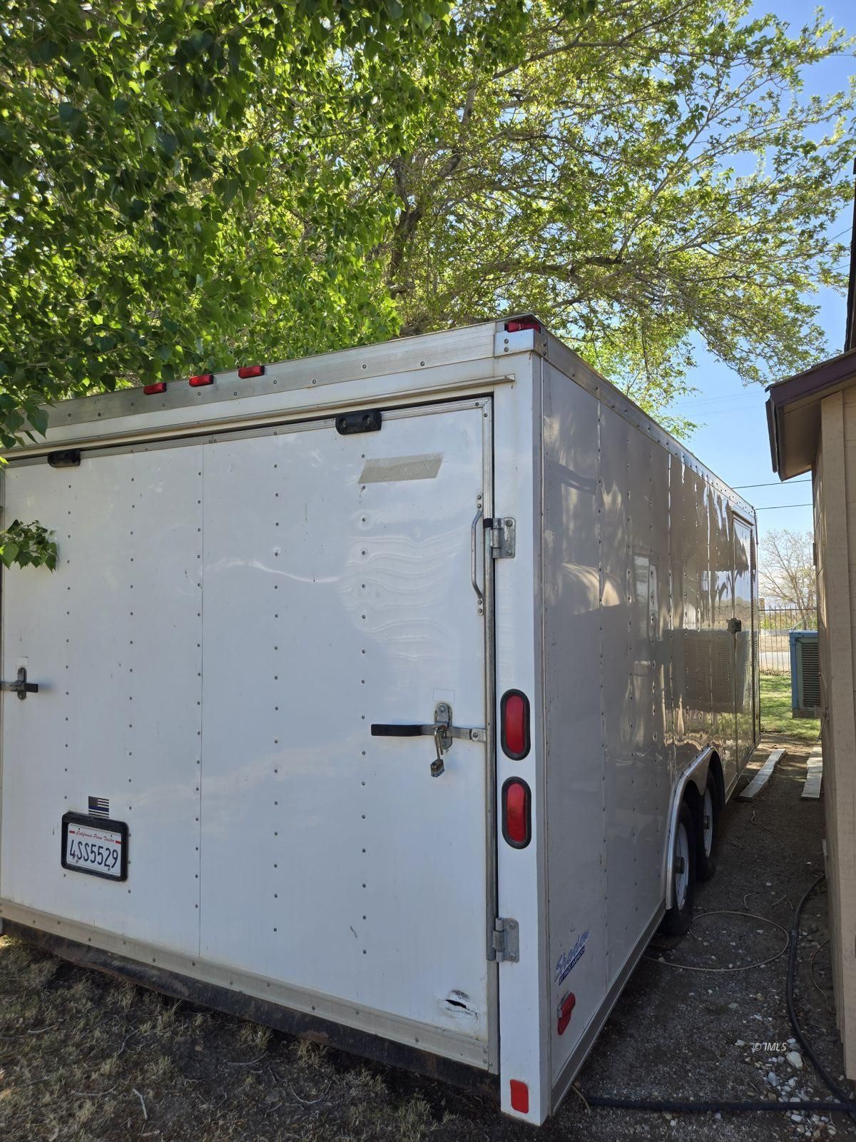 39 Hunter Avenue Bishop, CA 93514 - Photo 19 of 20 a view of a house with a tree