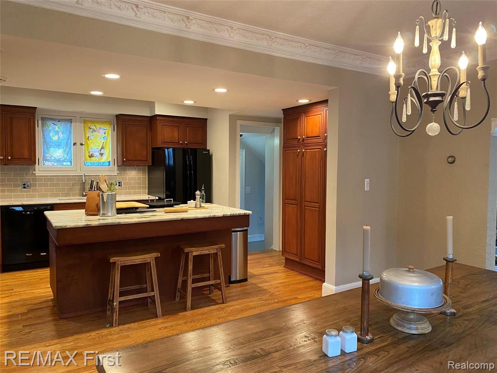240 Fisher Road Grosse Pointe Farms, MI 48230 - Photo 10 of 54