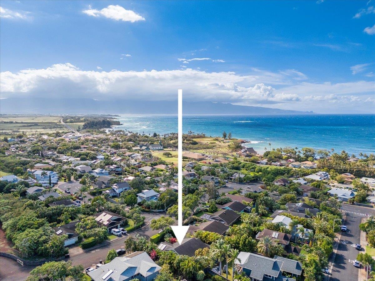 81 Lae Street Paia, HI 96779 - Photo 2 of 47 a view of a city