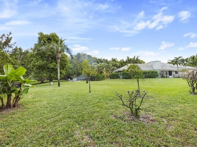 14767 Halter Road Wellington, FL 33414 - Photo 13 of 46 Large Open areas
