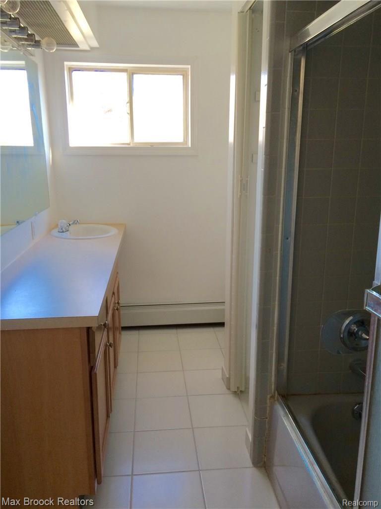 490 North Conklin Road Lake Orion, MI 48362 - Photo 13 of 28 FullSizeRender_2.jpg