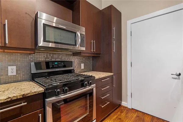 $370,000 | 870 Inman Vlg Parkway Northeast, Unit 204, Atlanta, GA 30307