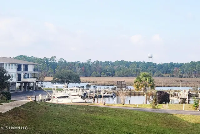 $162,900 | 3230 Cumberland Road, Unit 72, Ocean Springs, MS 39564