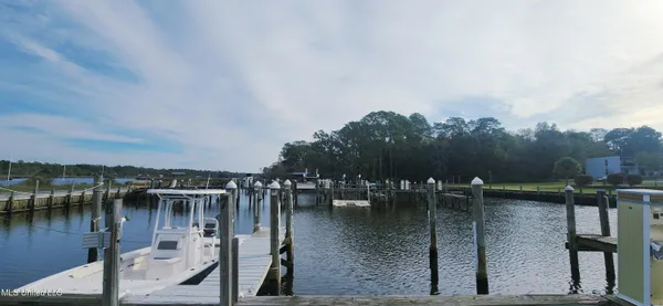 $159,500 | 3230 Cumberland Road, Unit 72, Ocean Springs, MS 39564