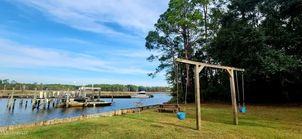 $159,500 | 3230 Cumberland Road, Unit 72, Ocean Springs, MS 39564