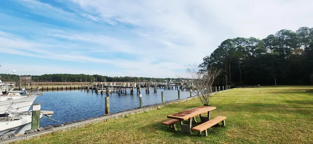 $162,900 | 3230 Cumberland Road, Unit 72, Ocean Springs, MS 39564