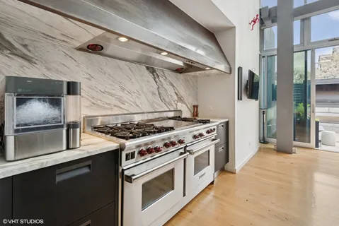 $4,200,000 | 1804 North Leavitt Street, Chicago, IL 60647