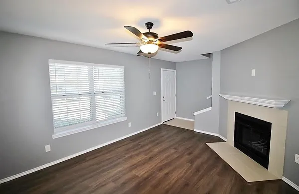 $1,595 | 921 Cedar Terrace, Cedar Hill, TX 75104