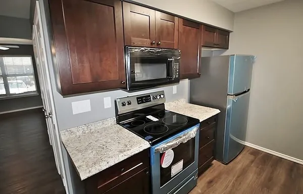 $1,595 | 921 Cedar Terrace, Cedar Hill, TX 75104