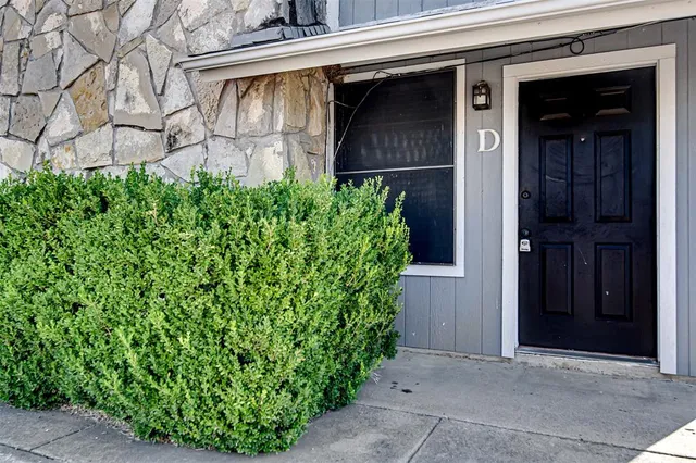 $1,095 | 1403 Courtney Place, Unit D, Cleburne, TX 76033