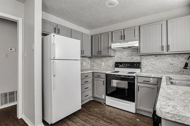 $1,095 | 1403 Courtney Place, Unit D, Cleburne, TX 76033