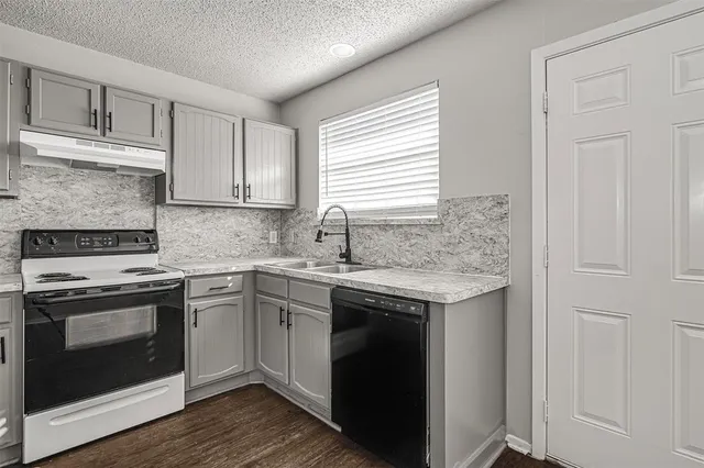 $1,095 | 1403 Courtney Place, Unit D, Cleburne, TX 76033