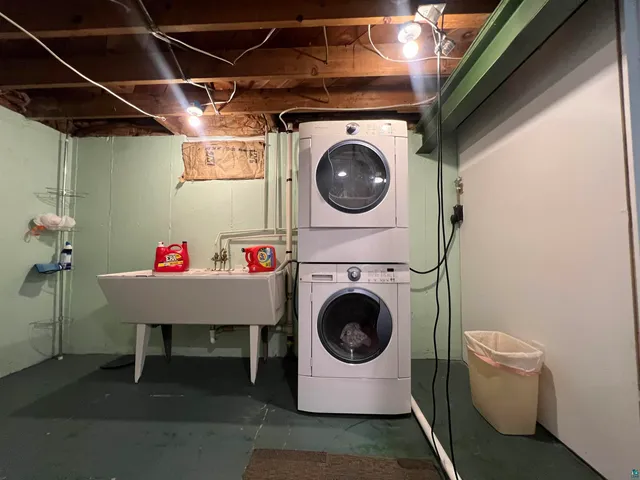 $149,000 | 3027 8th Avenue East, Hibbing, MN 55746