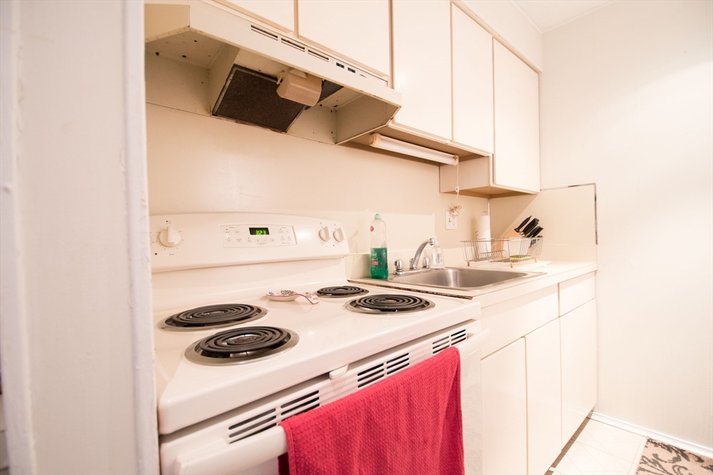 120 Lanark Road, Unit 2 Boston, MA 02135 - Photo 4 of 8