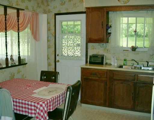 347 Hulton Road Penn Hills, PA 15147 - Photo 5 of 6 Kitchen.