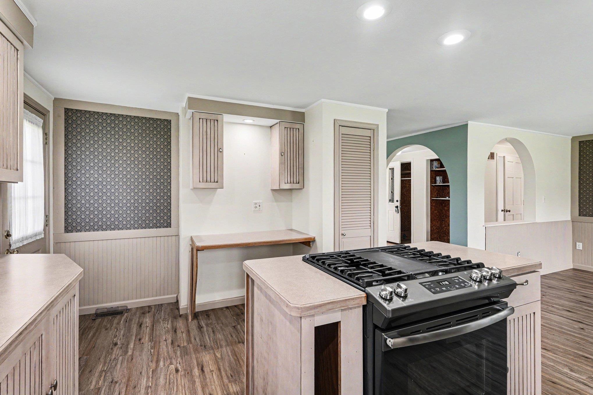 418 Cambridge Street Bay City, MI 48708 - Photo 7 of 26