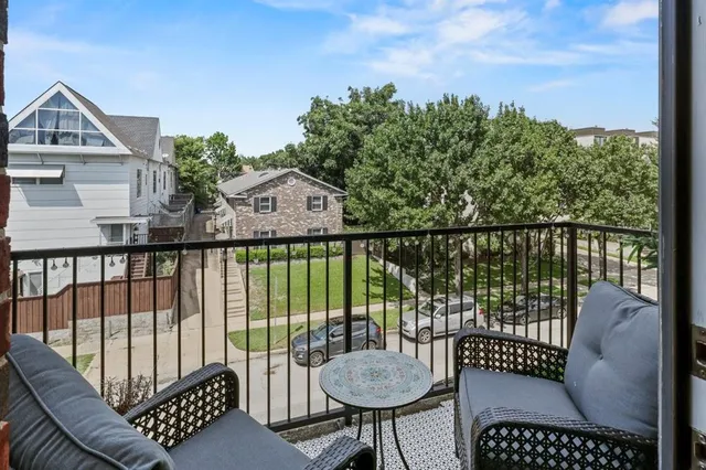 $2,600 | 4106 Newton Avenue, Unit 101, Dallas, TX 75219