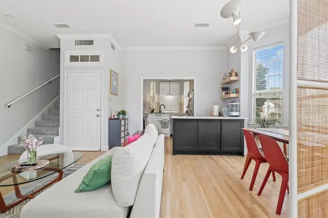 $2,600 | 4106 Newton Avenue, Unit 101, Dallas, TX 75219