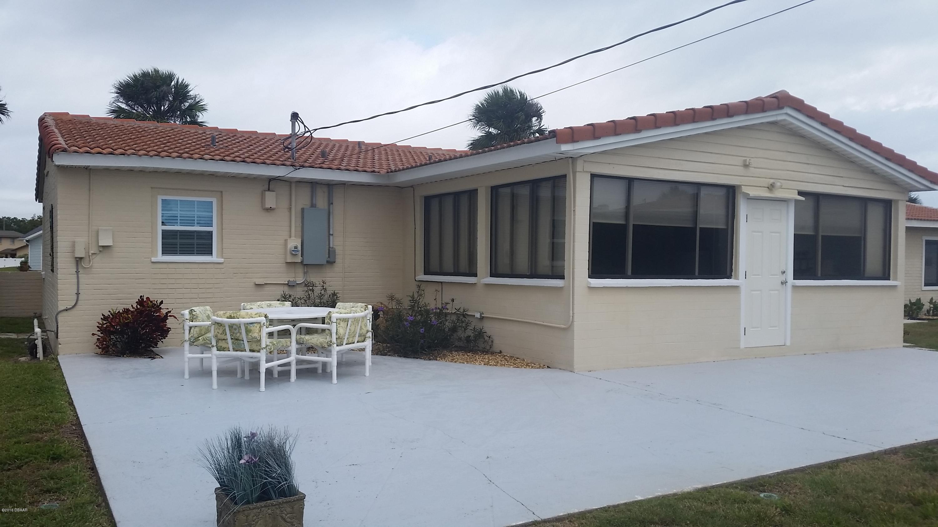 583 Robin Road Ormond Beach, FL 32176 - Photo 21 of 23 Back Patio