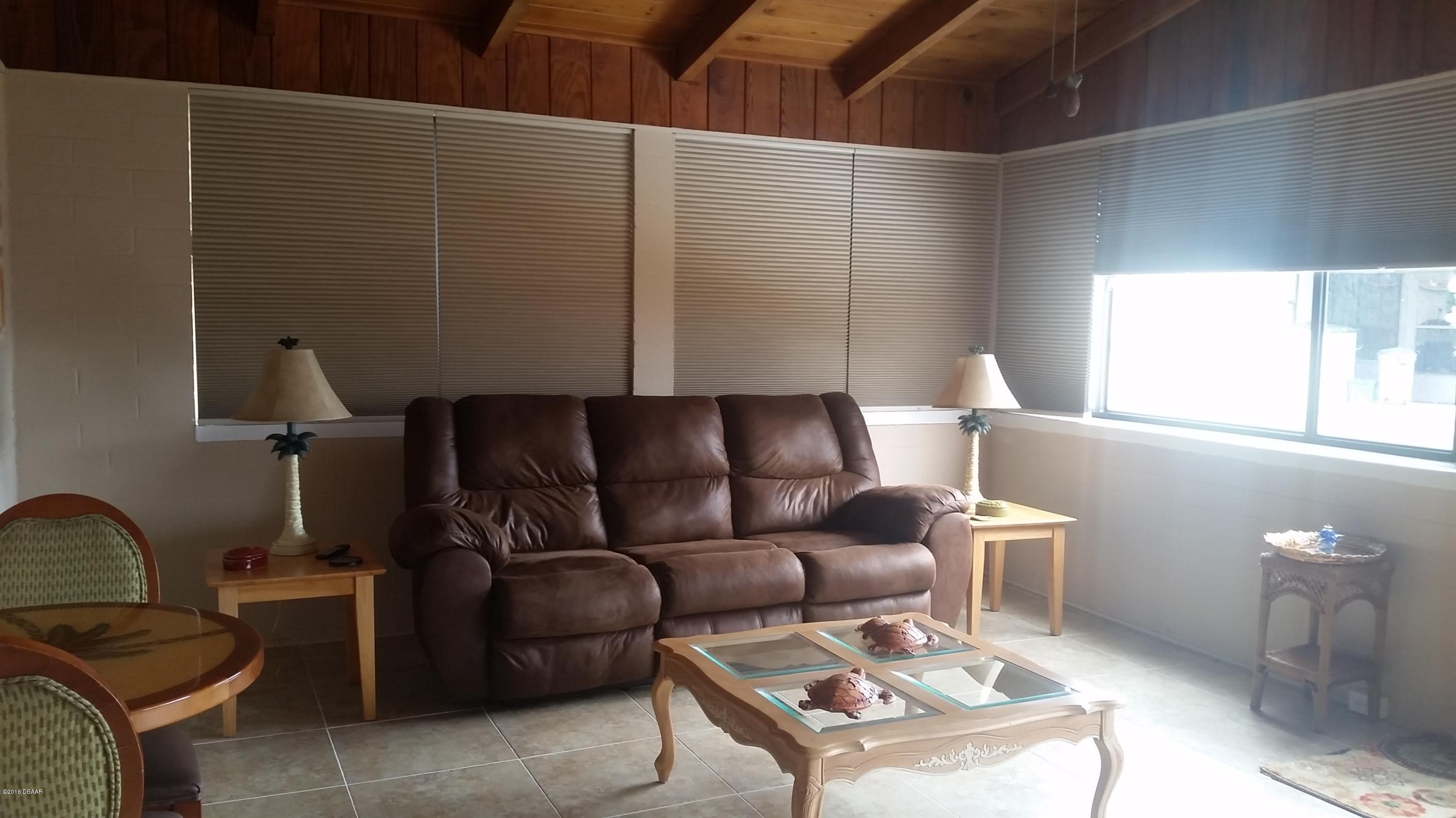 583 Robin Road Ormond Beach, FL 32176 - Photo 9 of 23 Family Room